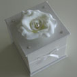 花のついた純白のボックス|ウェディング作品|カルトナージュ|plus@home